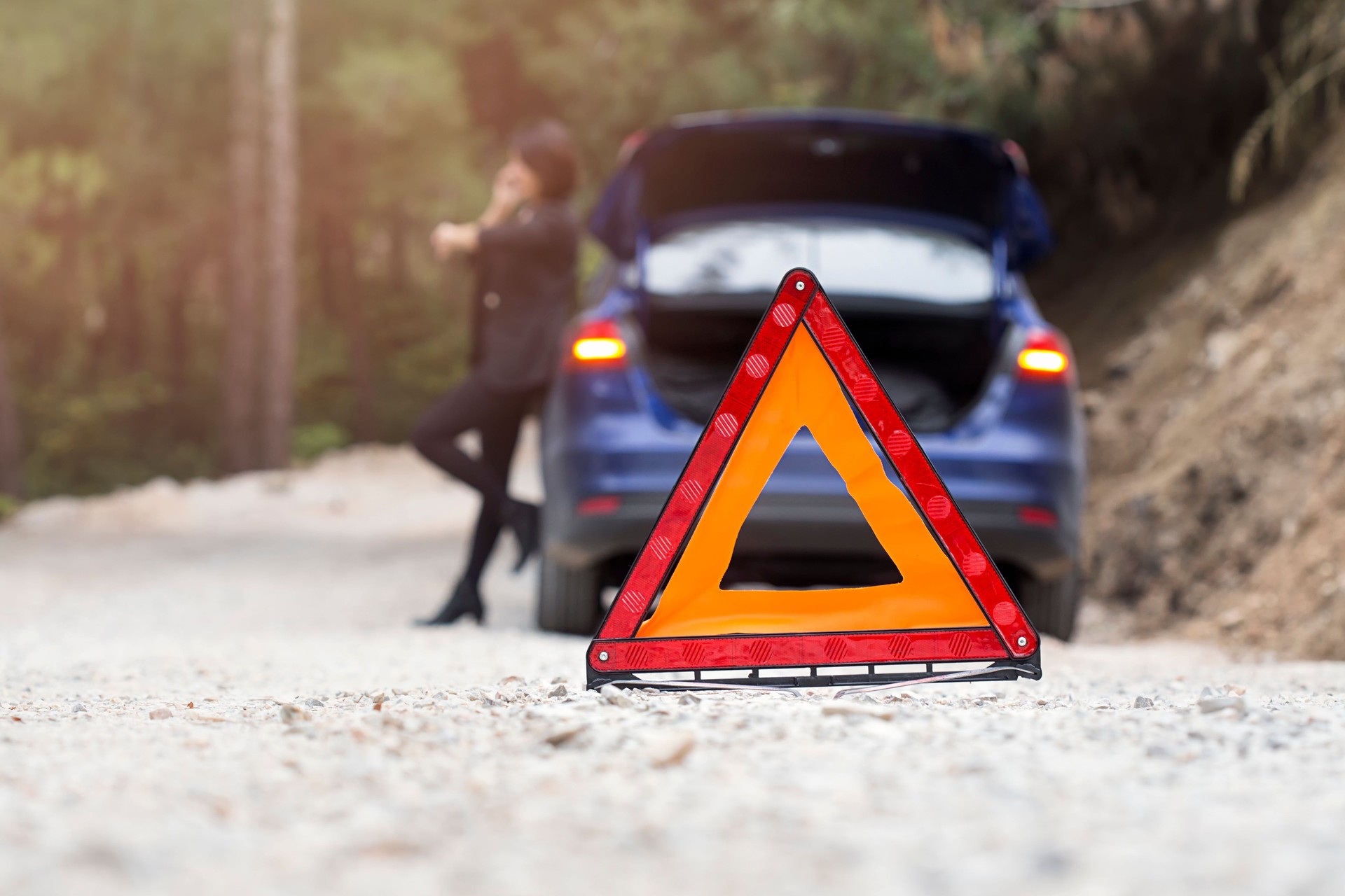 Car problems, red warning triangle!